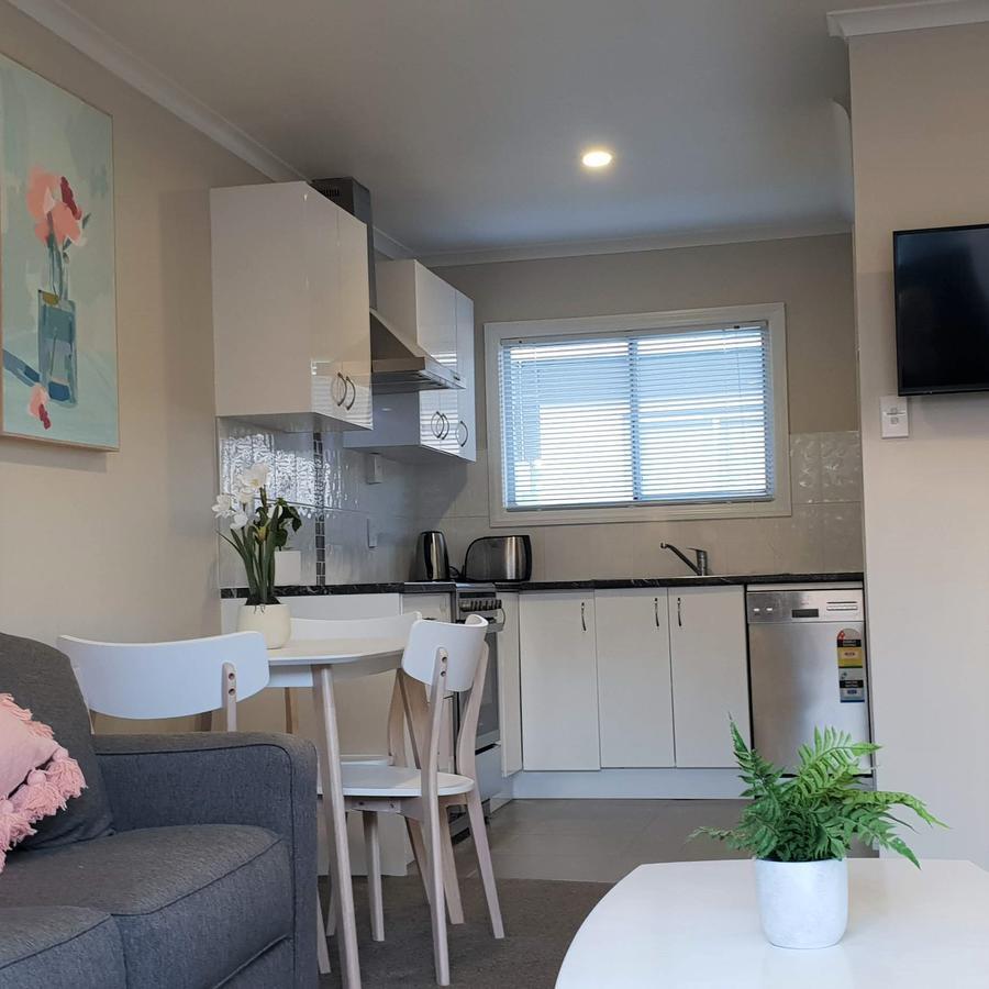 Rose Apartments Unit 3 Central Rotorua - Accommodation & Spa ภายนอก รูปภาพ
